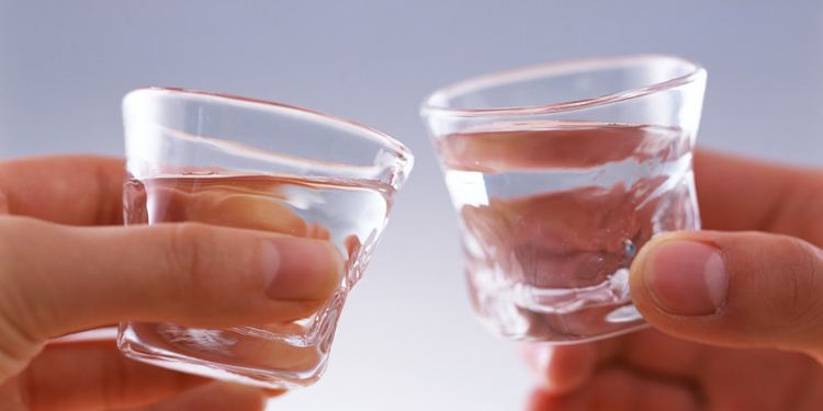 粮食酒与酒精酒有什么区别,粮食酒与酒精酒的区别对比