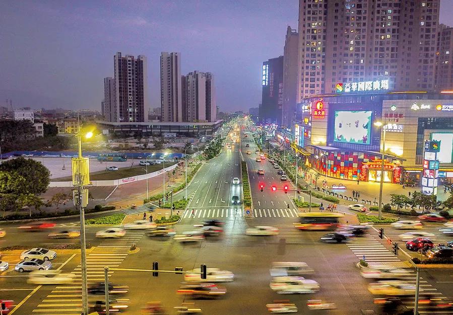 肇庆斑马线,肇庆斑马线前让行视频