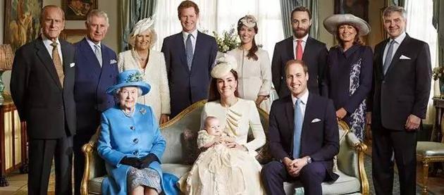 小贝上央视新闻,小贝秃头照