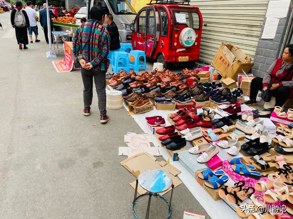 成都市地摊经济发展历程,成都回暖