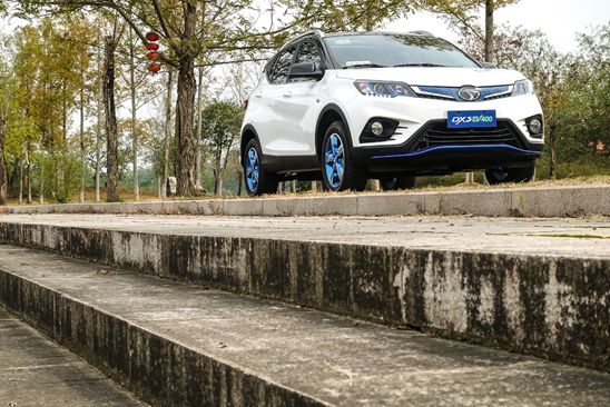 纯电动紧凑SUV，8.98万元起售，每公里低至0.1元，从此告别高油价