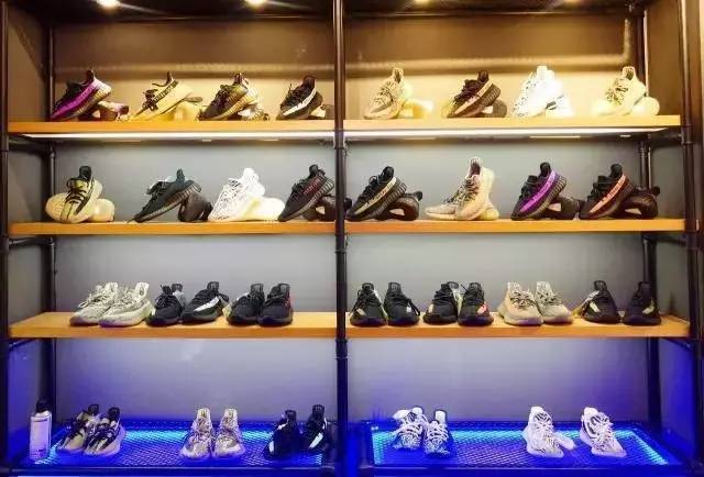 我书读的少你们不要骗我,在美国买到了莆田山寨鞋?