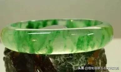 怎么辨别翡翠手镯好坏图解,翡翠手镯好坏最简单方法