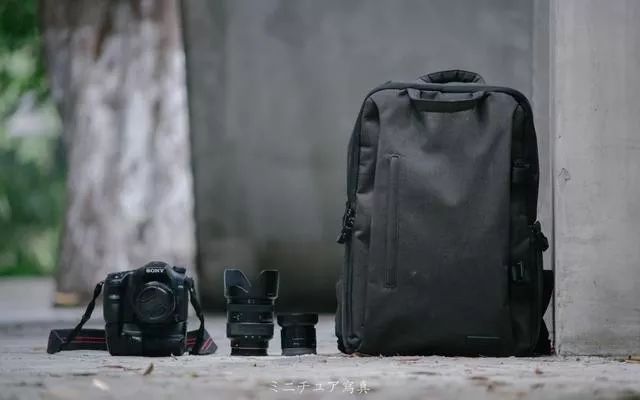 出差见客户双肩包,轻便双肩包出差不压肩膀