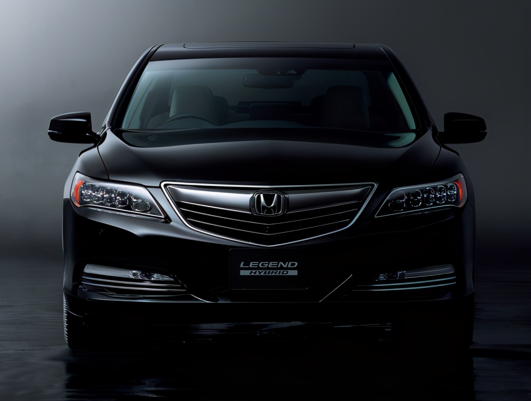 没落的日系三大旗舰车，本田里程、丰田皇冠、日产风雅你都认识吗