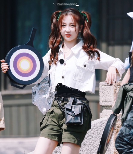 虞书欣朋友圈被售卖警示,虞书欣回应朋友圈被售卖