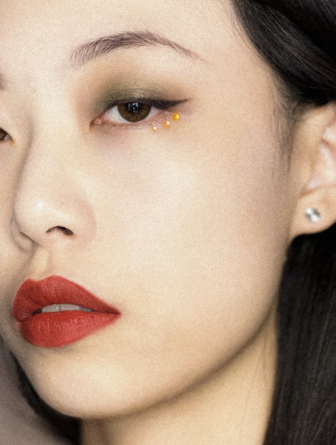 一看就很有钱的女人，都喜欢买这几支口红，涂着显白又很有品味