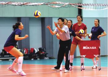 张国荣去世后梅艳芳反应,梅艳芳去世张国荣表现