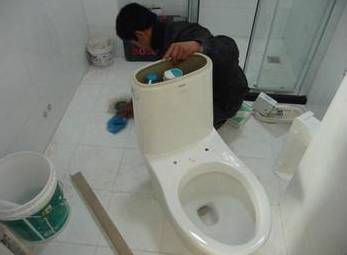 马桶漏水的原因视频,马桶漏水是什么原因视频