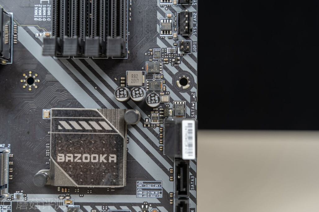 不以电感数量，论供电能力好坏、微星B460M火箭炮主板评测