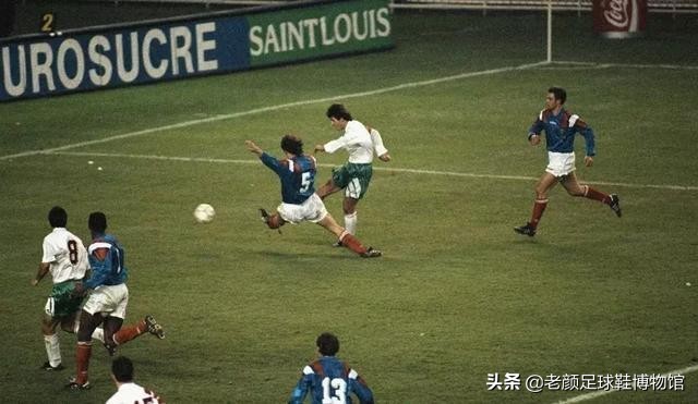 脾气最火爆的巴萨巨星，脚踩皇马球衣和裁判的脚，曾被终身禁赛