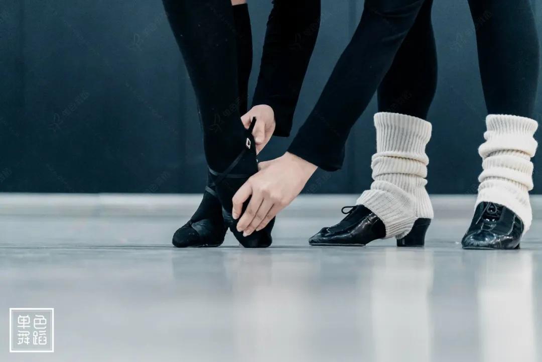 拉丁舞为什么要穿那么少,拉丁舞为什么一定要穿那么少