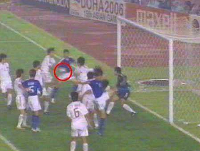 足球马拉多纳上帝之手,足球上帝之手原视频
