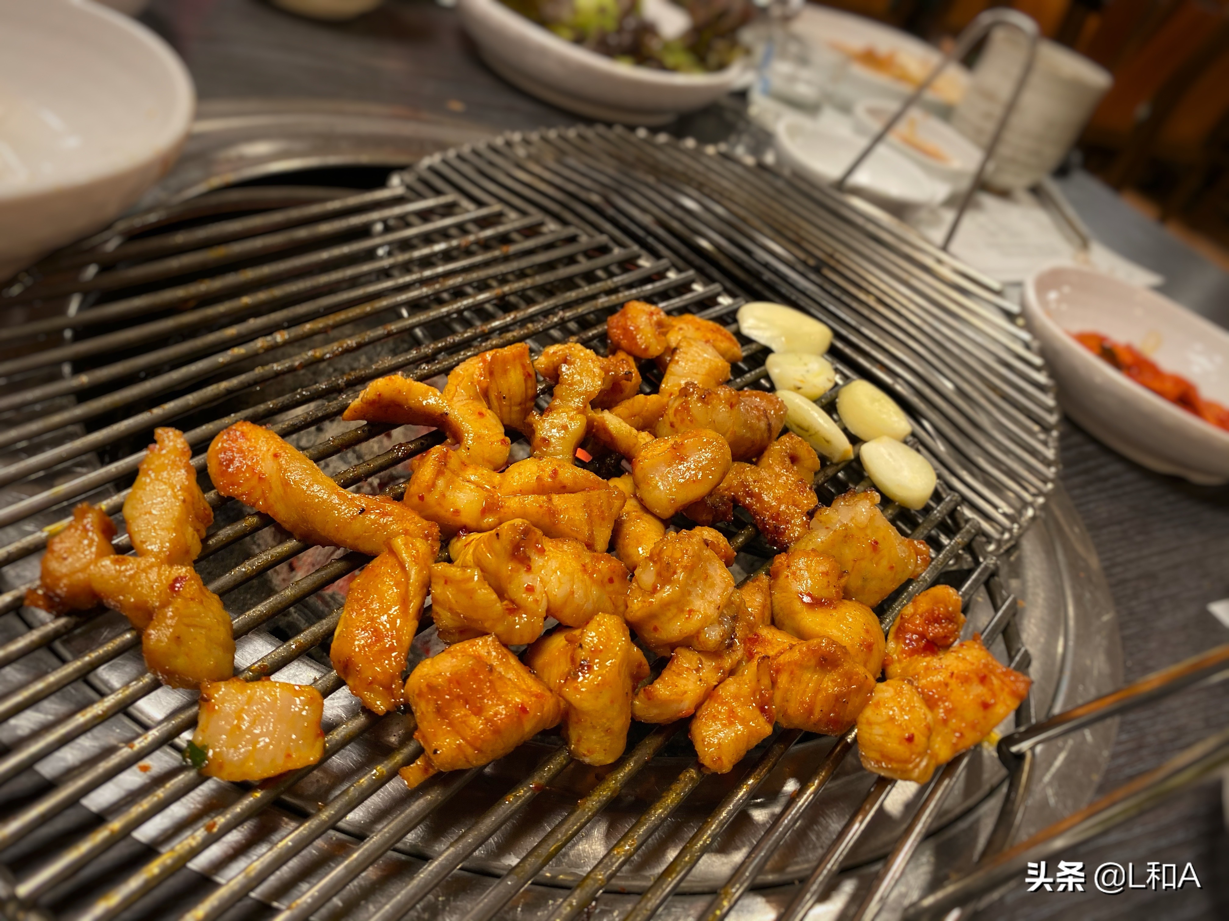 首尔：乙支路的烤内脏专卖店，前韩国总统的老相好