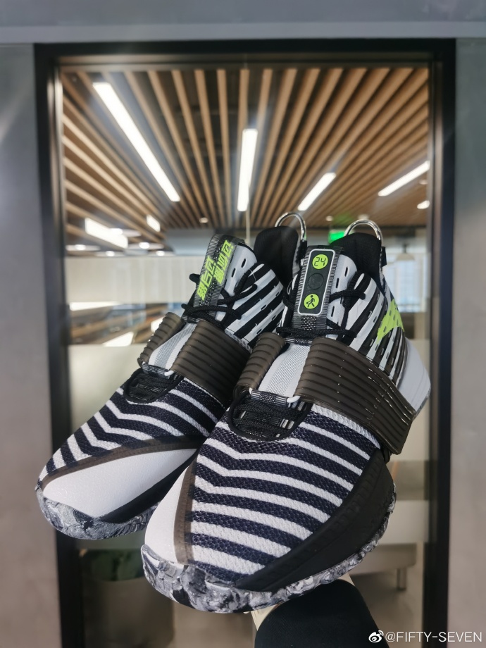 安踏解构缓震,安踏要疯横扫2代缓震