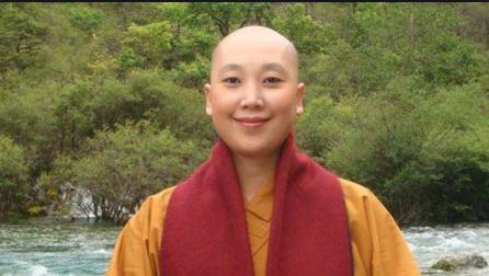 李娜从一代歌后到削发为尼,李娜从一代歌后去哪了