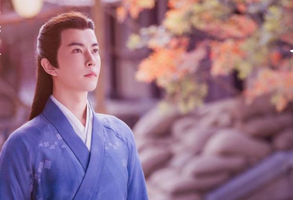 落霞与孤鹜齐飞秋水共长天一色为什么可以用在词中不可用在诗中