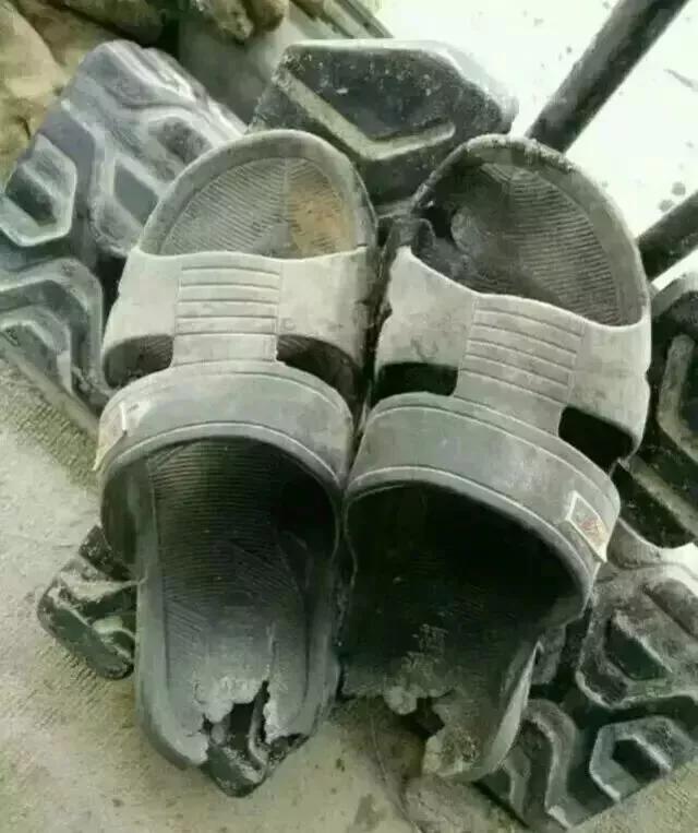 我不是非洲人，我是开挖机晒黑的！