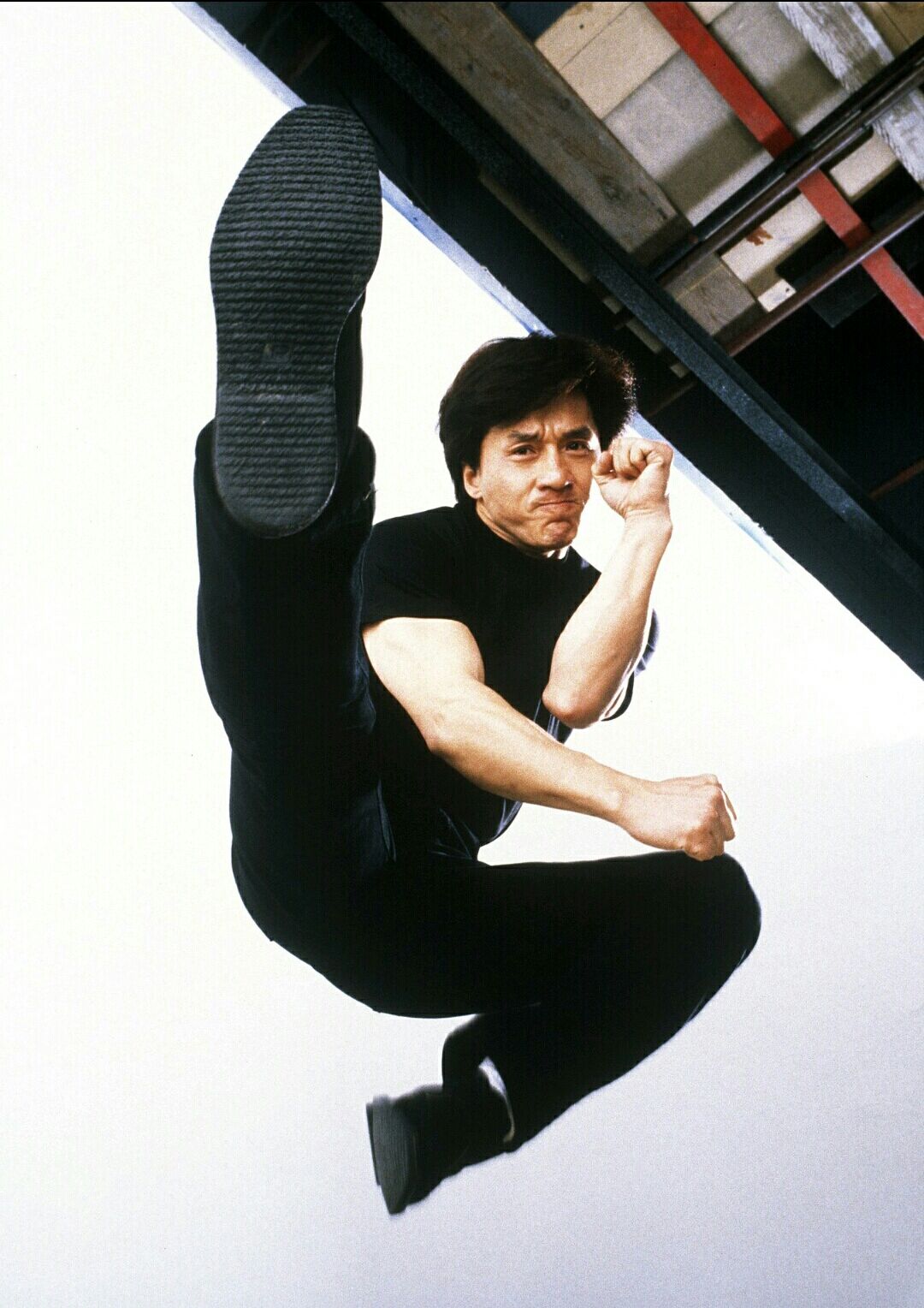 成龙电影里的半神式英雄,为什么最令全球“龙迷”痴狂、向往?