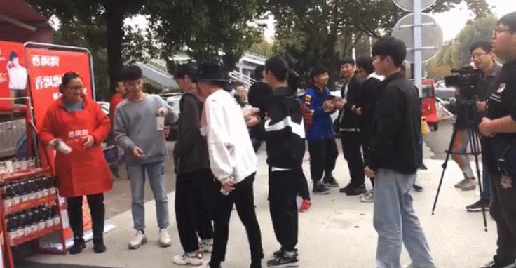 40多岁冷门但高薪的工作,40岁有哪些冷门工资高的工作