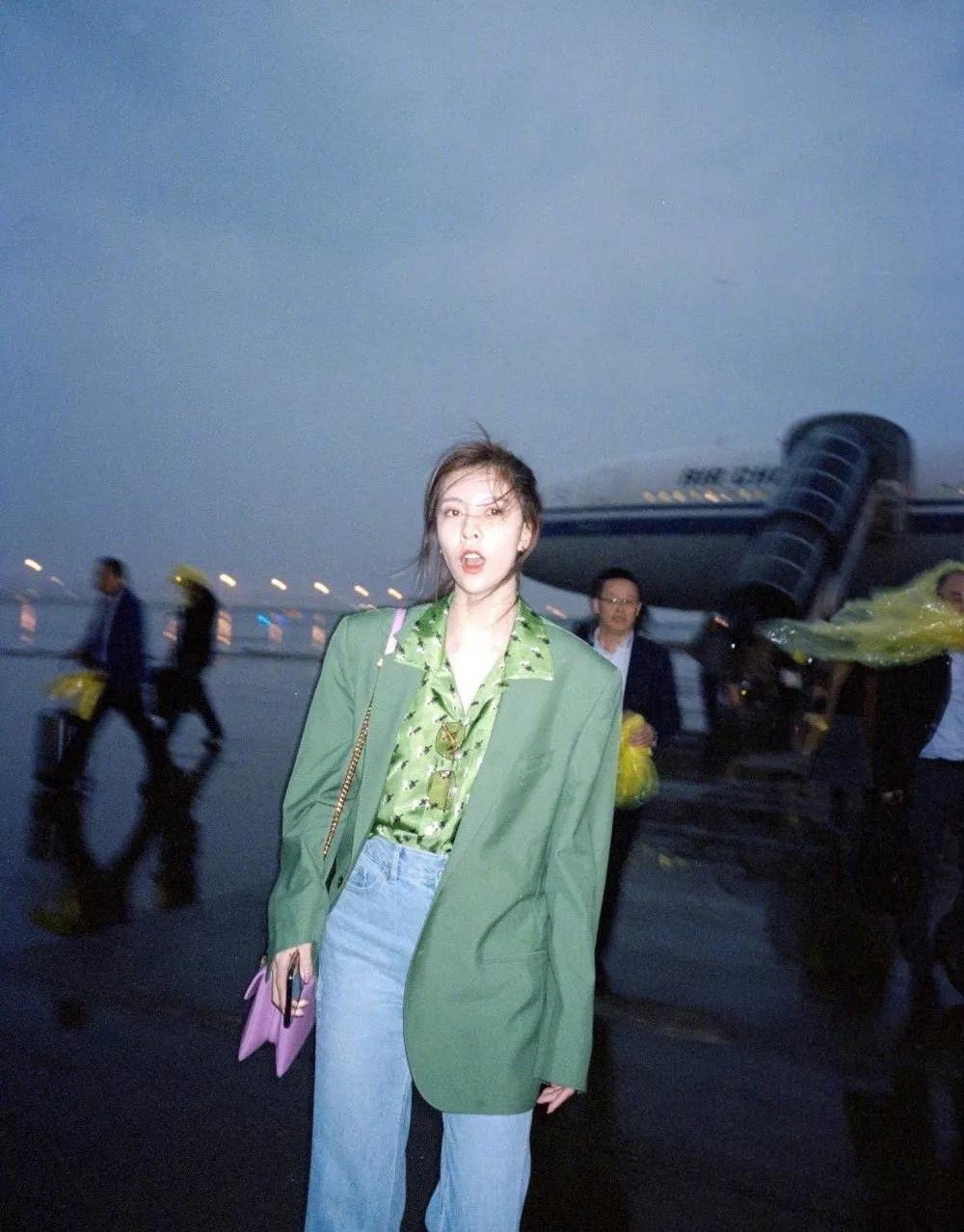 一套西装又正式又休闲,30-35岁女性春季穿搭西装