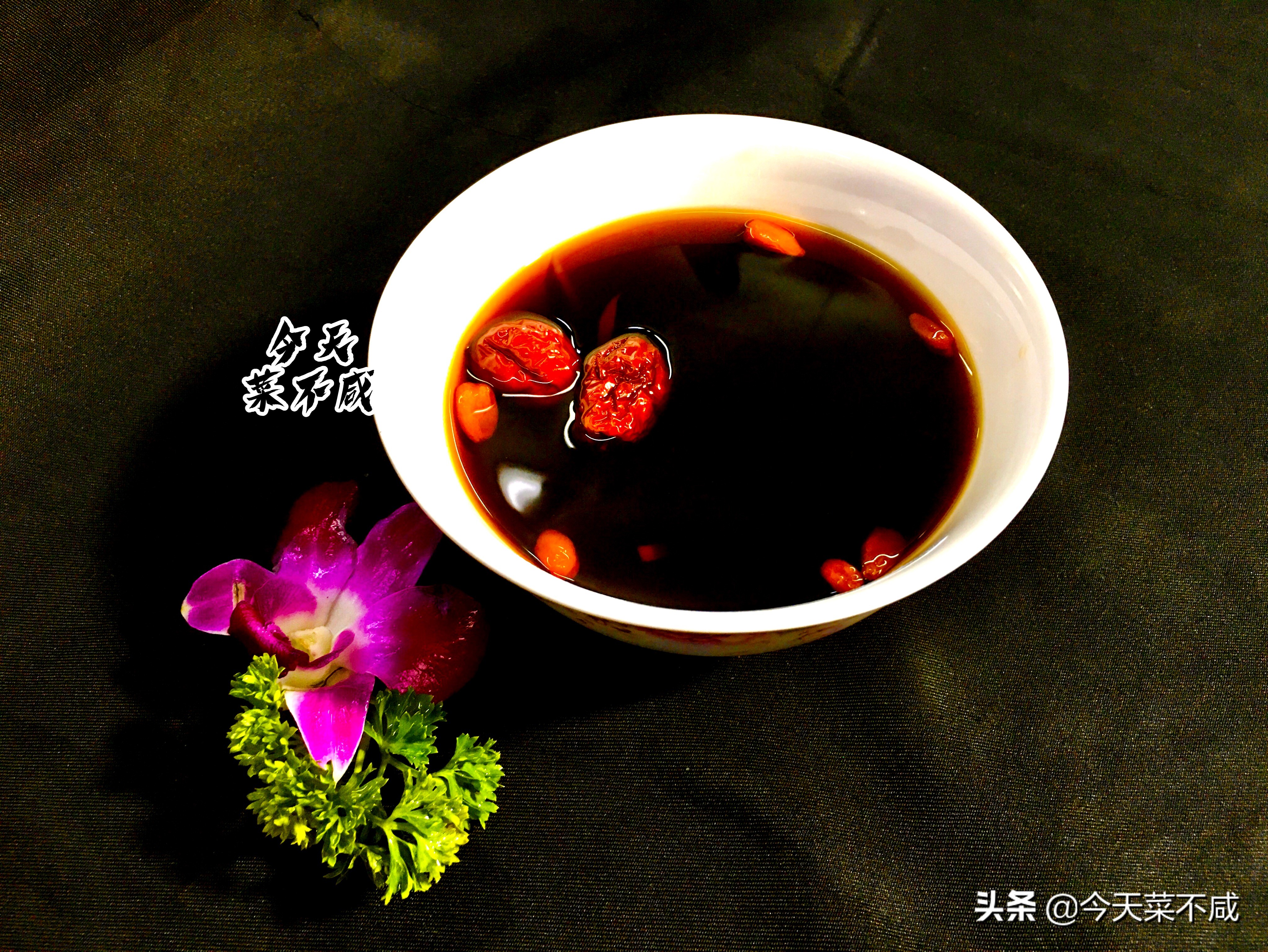 红糖姜茶明天喝几杯,天凉了一杯红糖姜茶暖胃更暖心