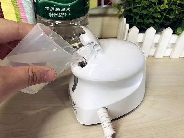 小而美的家纺,飞乐思迷你小熨斗熨大衣