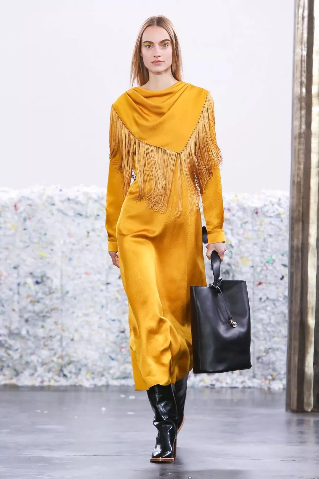 等疫情过后穿上漂亮的衣服,等疫情过后去赏花