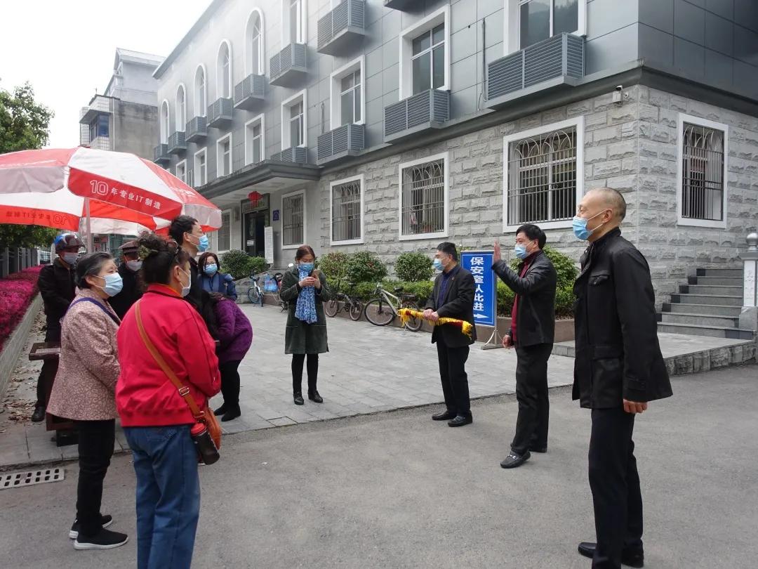 一封信写满了爱意,一封信饱含情感