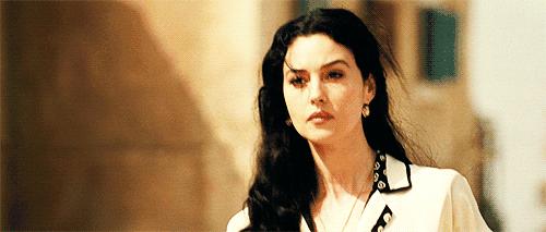 说好的一起自然素面朝天，你却偷偷的喷了香水……