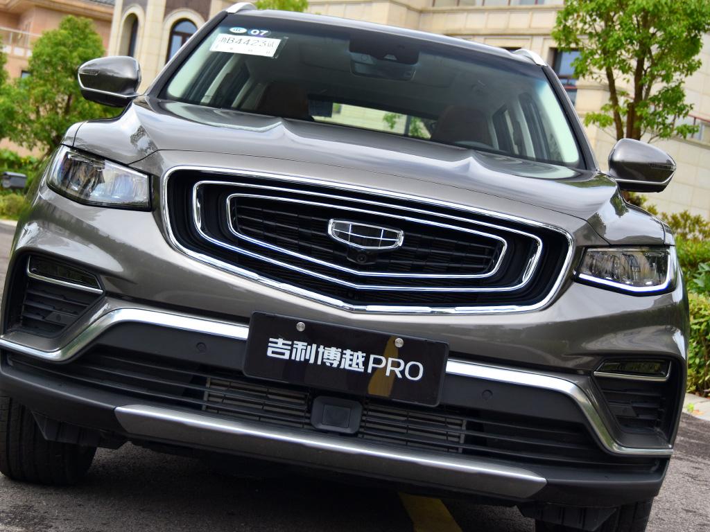同级别杀伤力太强实拍吉利博越pro,吉利博越pro的爬坡能力