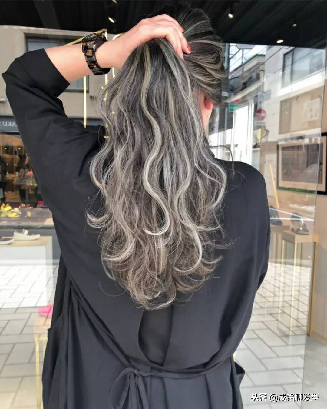 妈妈白发多染发,妈妈白发太多不想染发怎么办