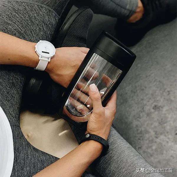 曾经入选奥斯卡礼品包的摇摇杯来了，360°无死角的圆底，易清理