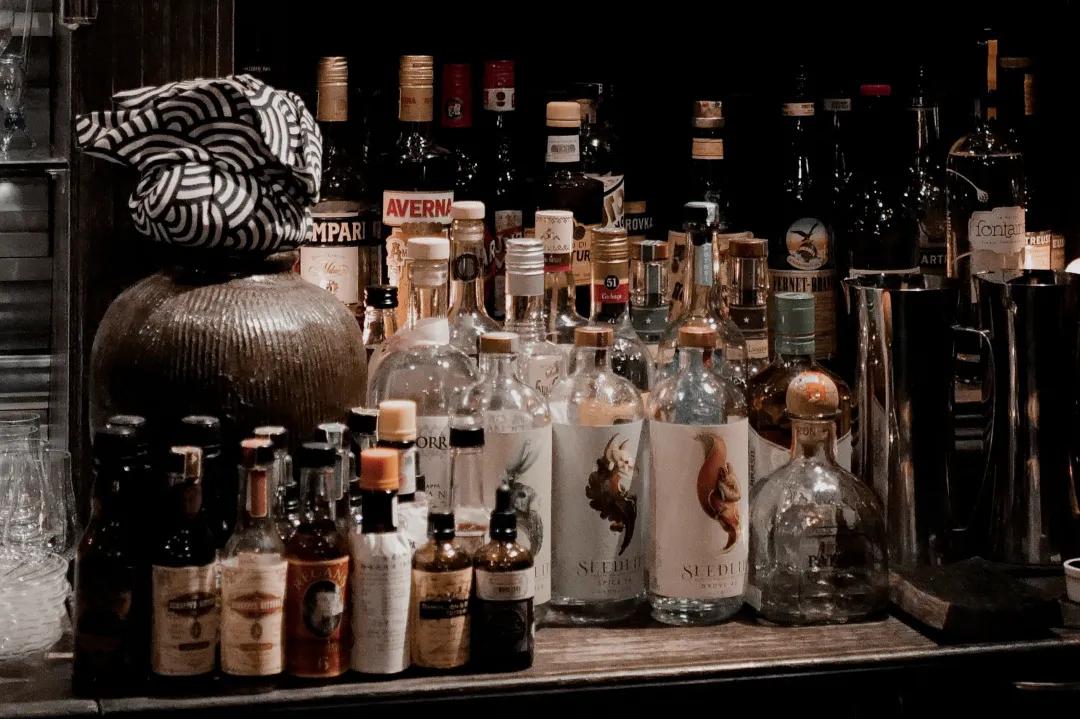 在上海的天花板酒吧“闯关”,喝到第五杯我悟了