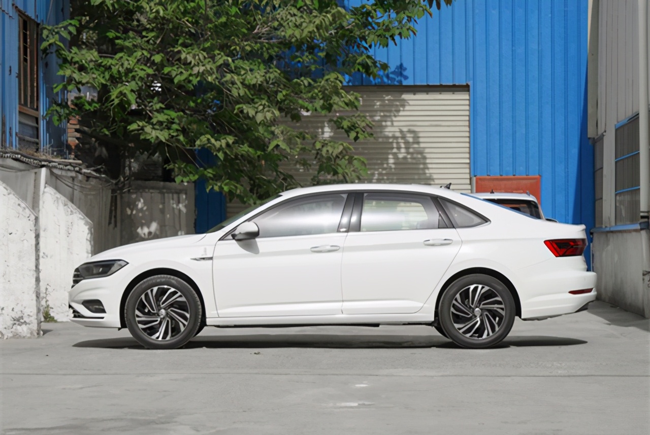 开惯了轩逸换什么车,速腾和轩逸驾驶感受