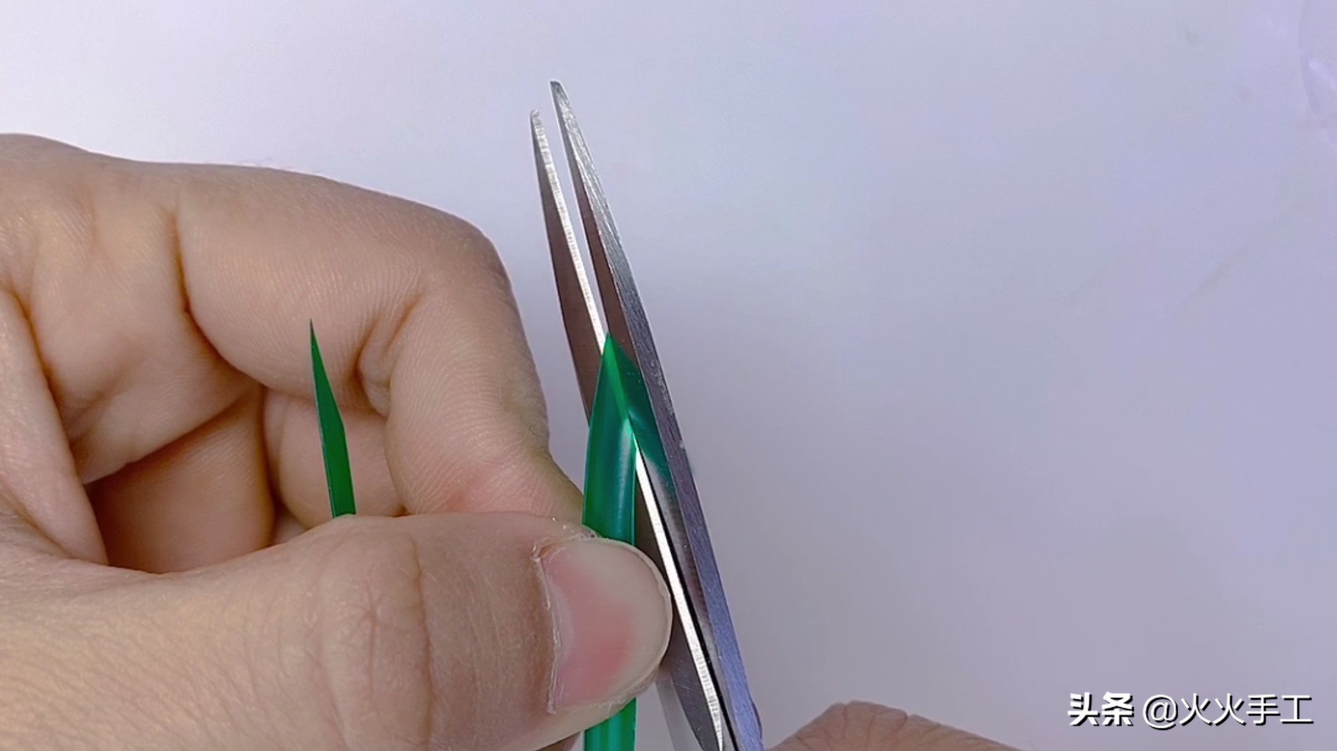 丝带抽丝变芦苇教程,丝带做芦苇草视频