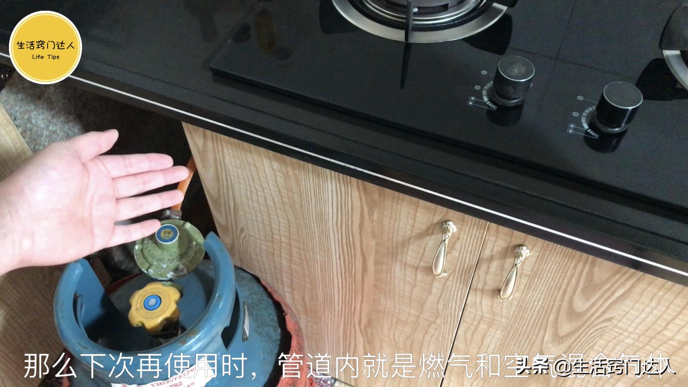 燃气着火先关阀还是关灶,燃气灶怎么开着火才正确