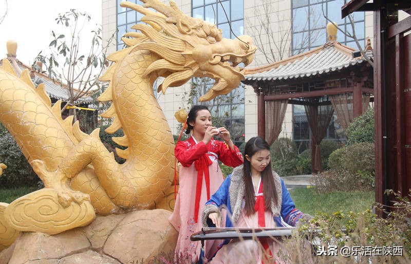 美女红酒肚兜秀，最美中国风，寒冬中华郡嗨翻天