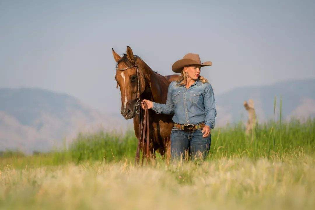 美国车牌为什么那么多图案,为什么有人取车牌