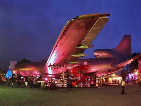 泰国最出名的夜市,泰国最繁华的夜市