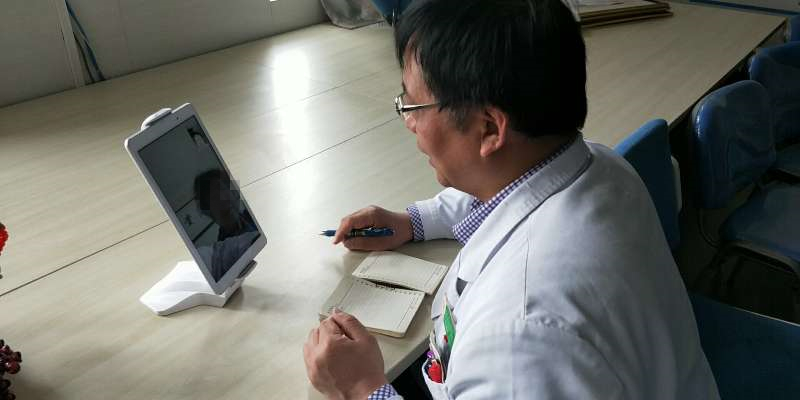 视频问诊+药品配送，患者足不出户就看上*疆新**这家医院大专家