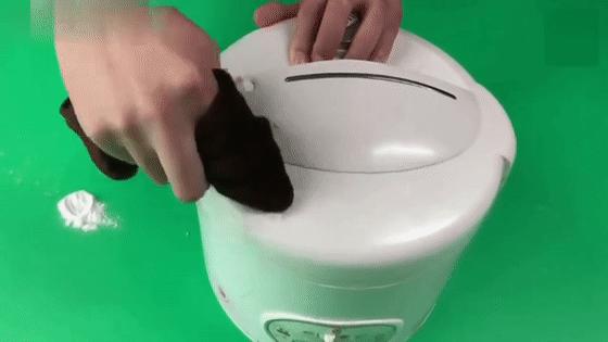 电饭锅粘锅教你一招,电饭锅粘锅了怎么清除最快