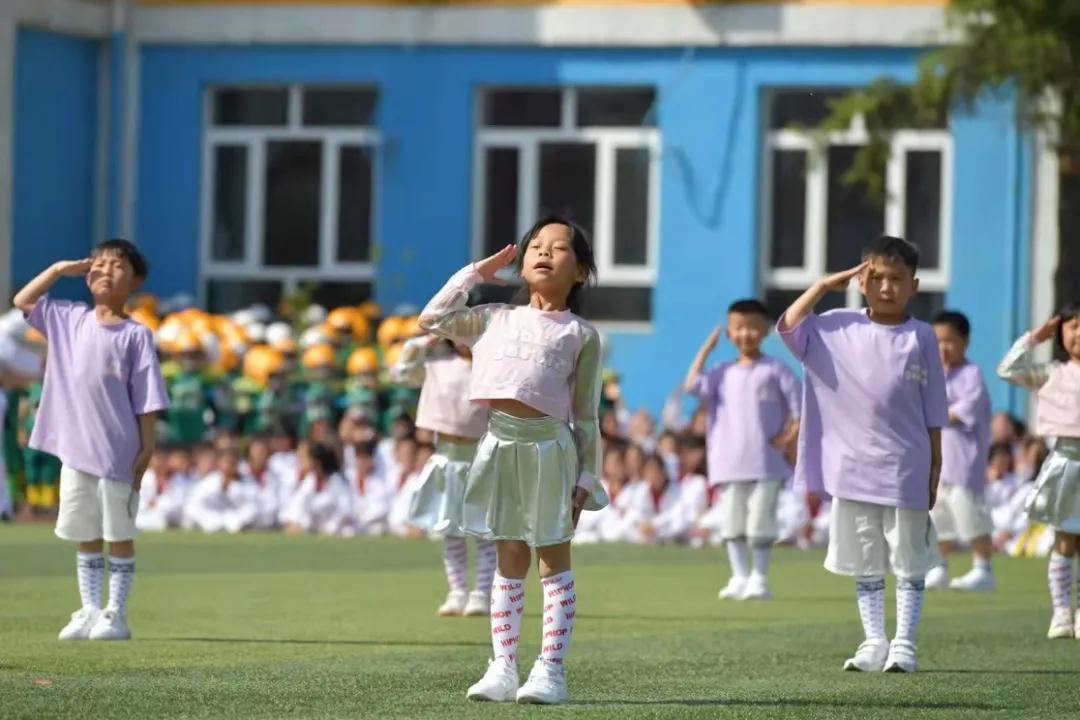 一百多人体育节开场,体育1000人活动