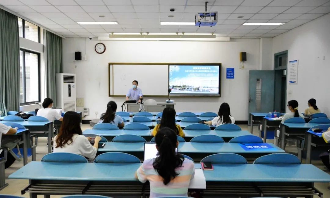 回顾：全面线下复课第一周，这依旧是你熟悉的西财课堂！