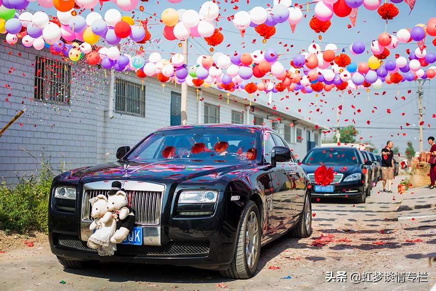 婚礼当天小舅子要10万新郎退婚,结婚小舅子堵门要红包怎么说