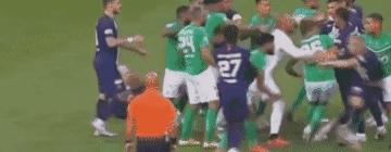 姆巴佩被铲几次,姆巴佩被飞铲