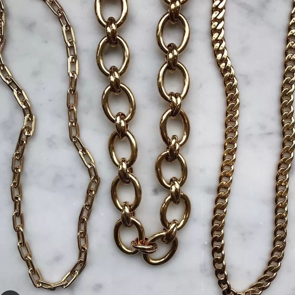 戴腻了千篇一律的珍珠星星饰品？换这5款饰品levelup你的穿搭