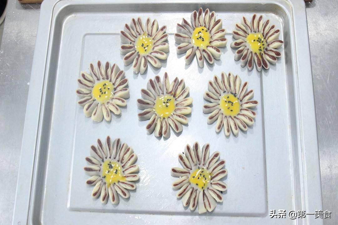 用面粉做的简单小吃无需酵母粉,红薯丝加面粉做法酥软