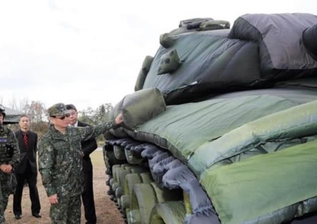 蔡英文军事大动作！开数千亿大洞，却被讽为笑料