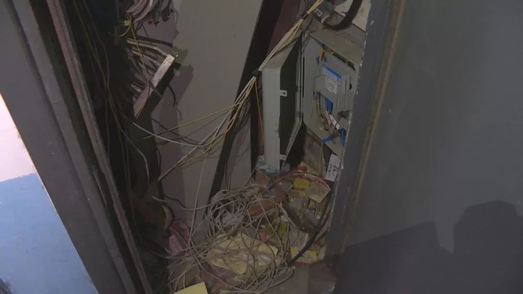 悲剧长沙一民房突发火灾,长沙湘江世纪城母子坠亡事件